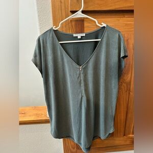 Onque Casuals Women's Charcoal V-Neck Tee